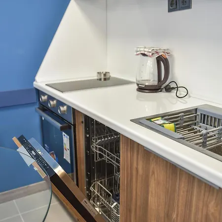 View Free Parking Apartment *